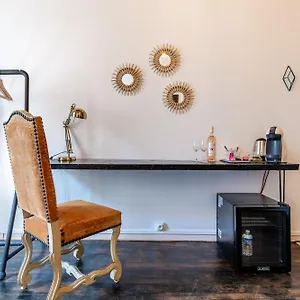 Апартаменты Le Panier Enchante - & Loft - Terrasse Et Patio Au Dessus Du Vieux Port, Марсель